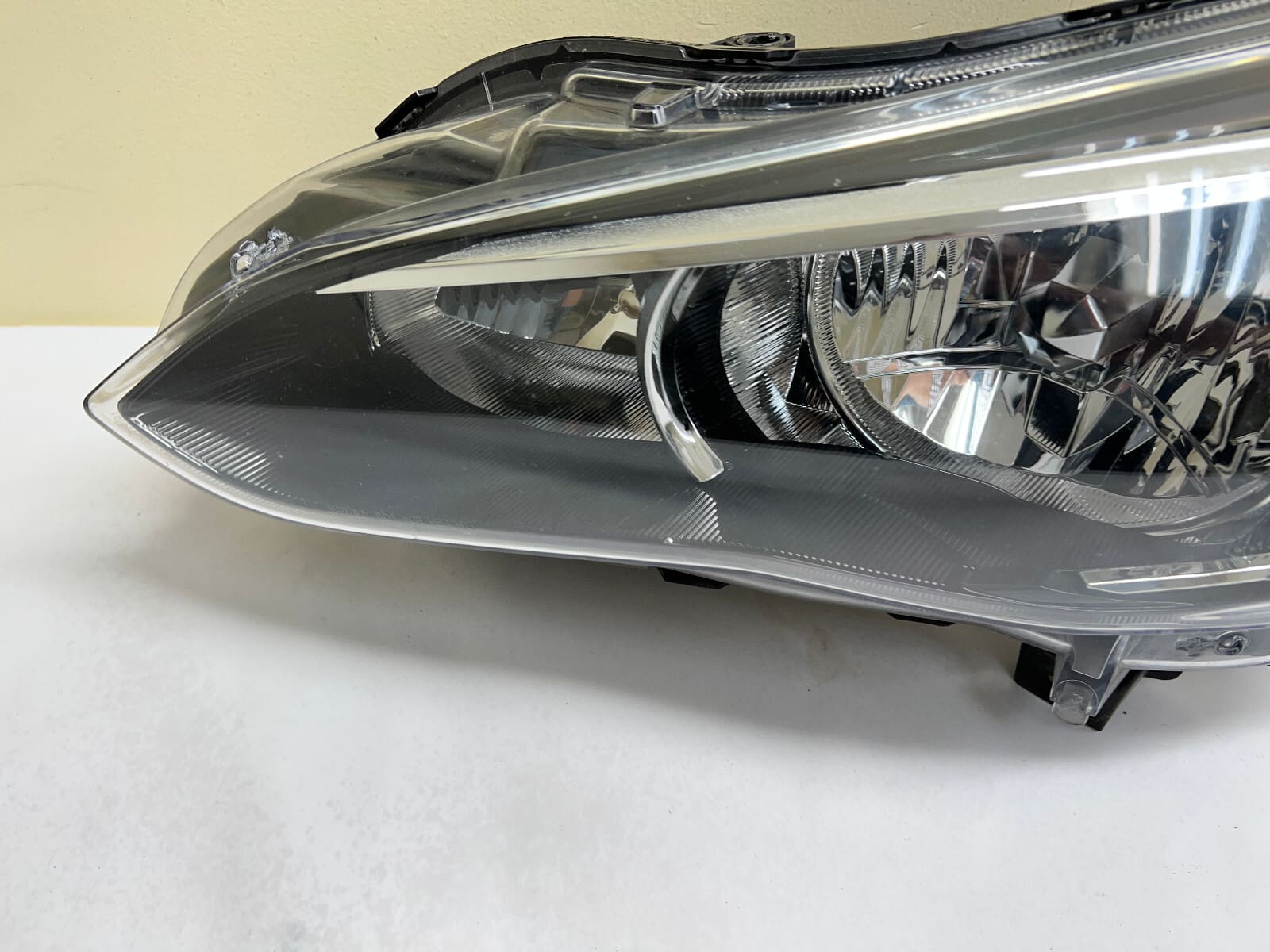2017 2018 2019 2020 2021 2022 2023 SUBARU IMPREZA HALOGEN LEFT OEM HEADLIGHT - Image 9