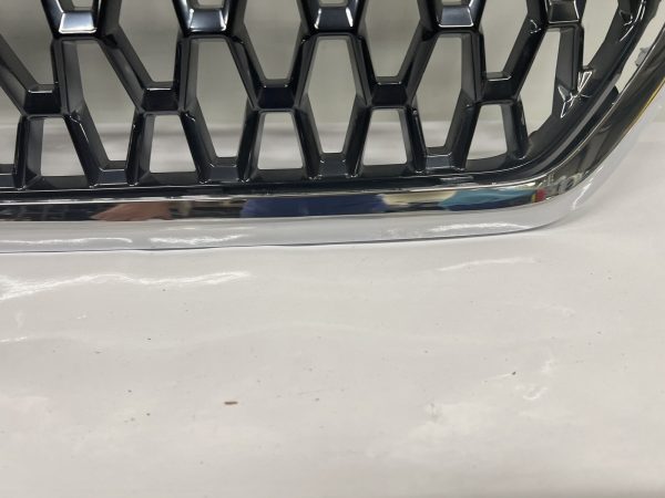 53114-04220 2016-2020 2021 2022 2023 toyota tacoma trd front oem grille center - Image 2