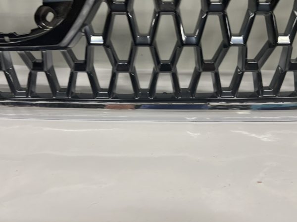 53114-04220 2016-2020 2021 2022 2023 toyota tacoma trd front oem grille center - Image 3