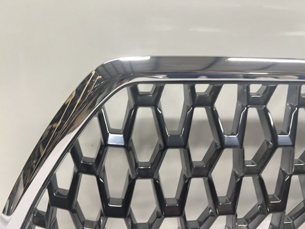 53114-04220 2016-2020 2021 2022 2023 toyota tacoma trd front oem grille center - Image 7
