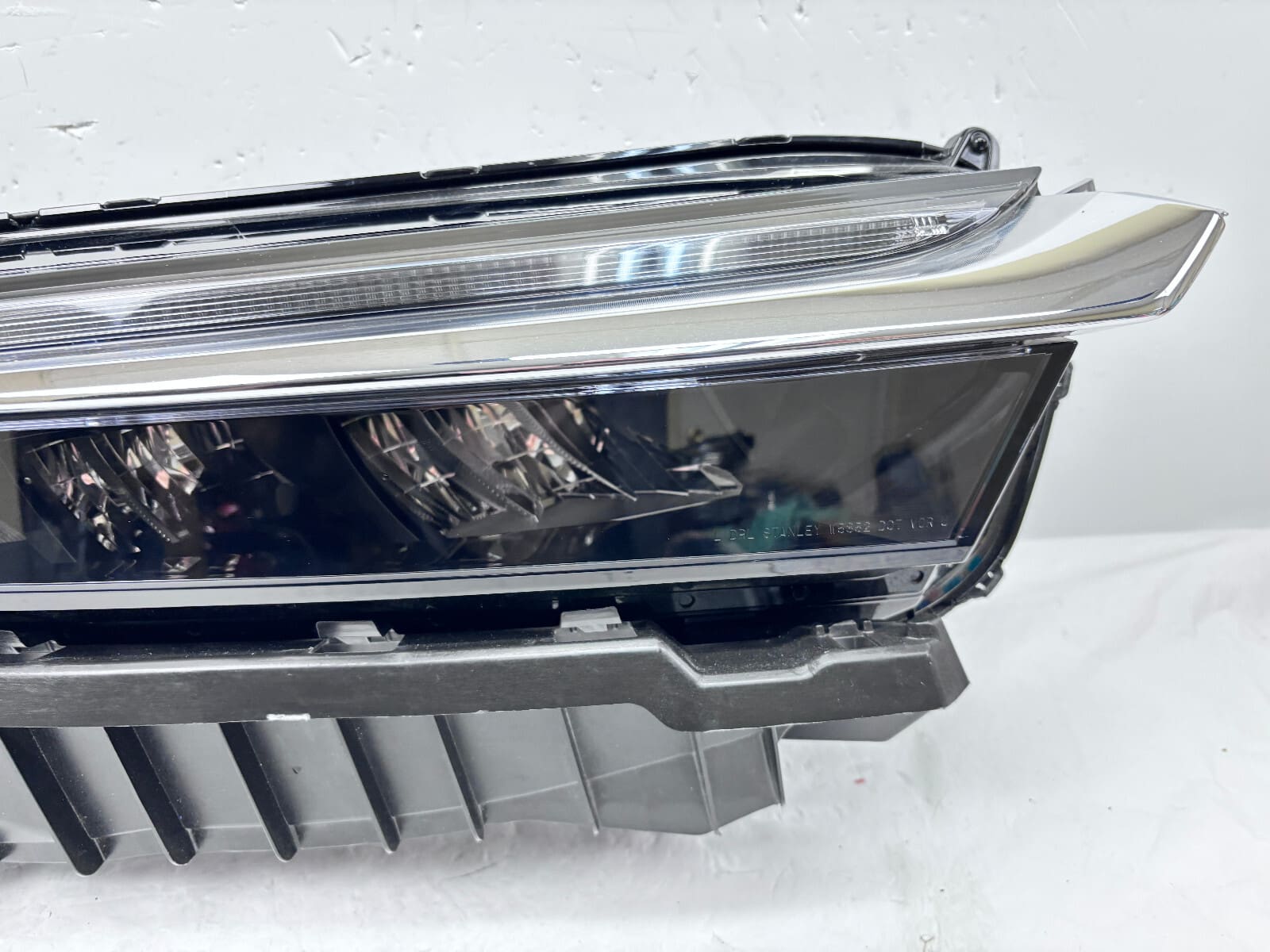 NICE ALL TABS 2023 2024 HONDA CRV FULL LED FRONT RIGHT OEM HEADLIGHT - Image 5