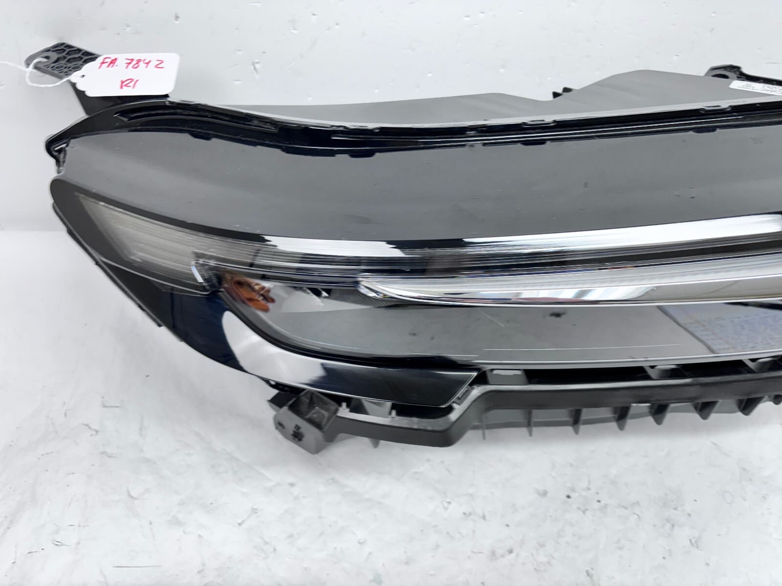 NICE ALL TABS 2023 2024 HONDA CRV FULL LED FRONT RIGHT OEM HEADLIGHT - Image 10