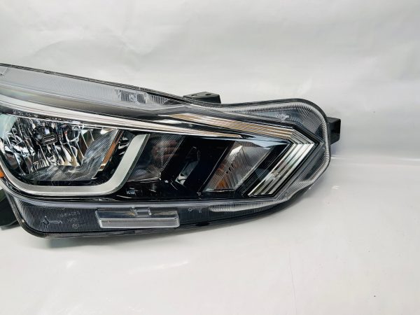 🎈ALL TABS🎈 2020 2021 2022 NISSAN VERSA HALOGEN  FRONT RIGHT OEM HEADLIGHT - Image 2