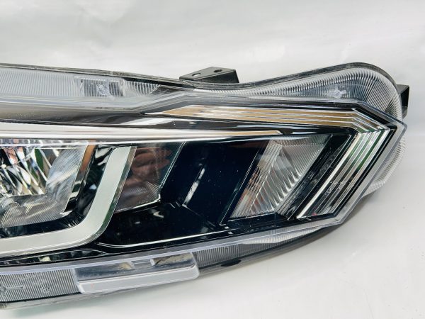 🎈ALL TABS🎈 2020 2021 2022 NISSAN VERSA HALOGEN  FRONT RIGHT OEM HEADLIGHT - Image 4