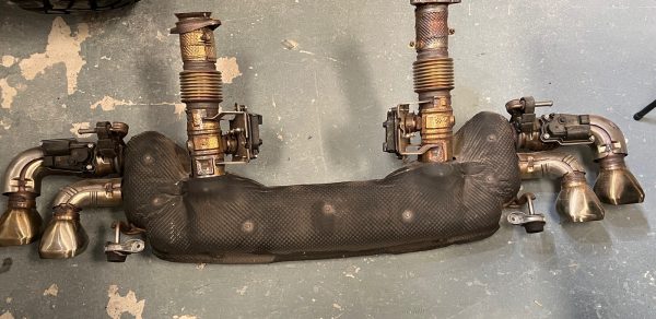 85550940 2020 2021 2022 2023 Chevy Corvette C8 Rear Oem Exhaust Muffler