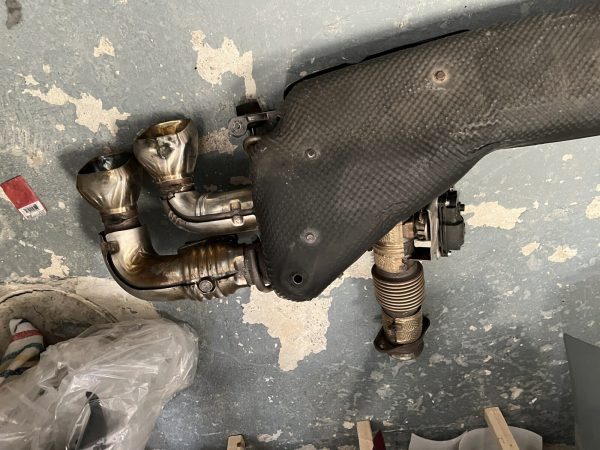 85550940 2020 2021 2022 2023 Chevy Corvette C8 Rear Oem Exhaust Muffler - Image 14