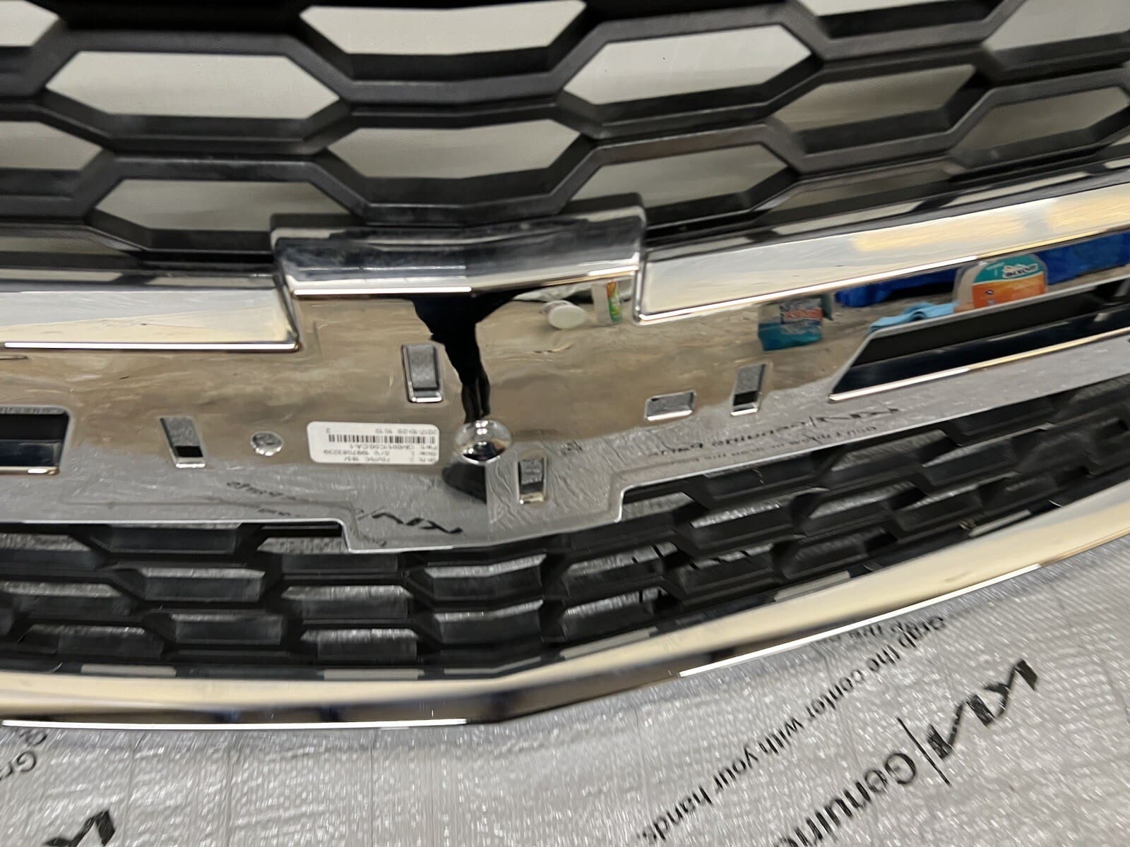 2015 2016 2017 2018 2019 2020 CHEVY TAHOE SUBURBAN OEM GRILLE CHROME 23440914 - Image 6
