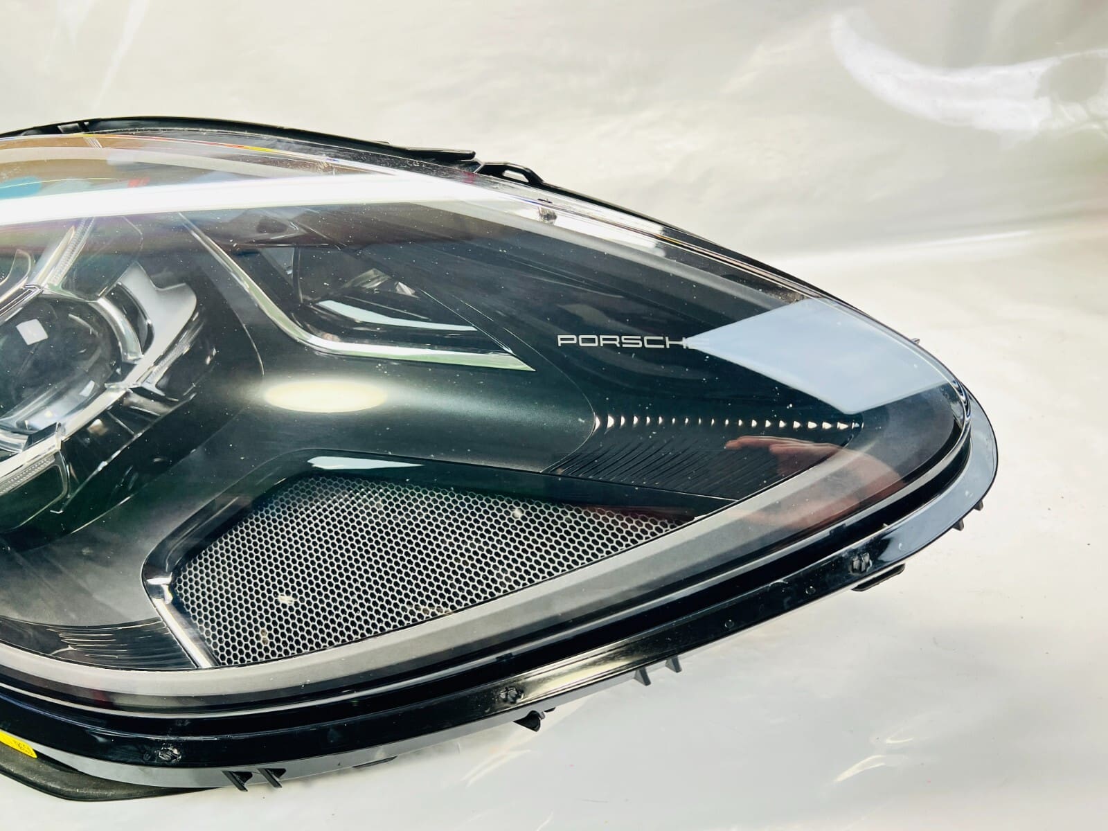 95B941010AR 2019 2020 2021 PORSCHE MACAN FULL LED RIGHT OEM HEADLIGHT GENUINE - Image 2