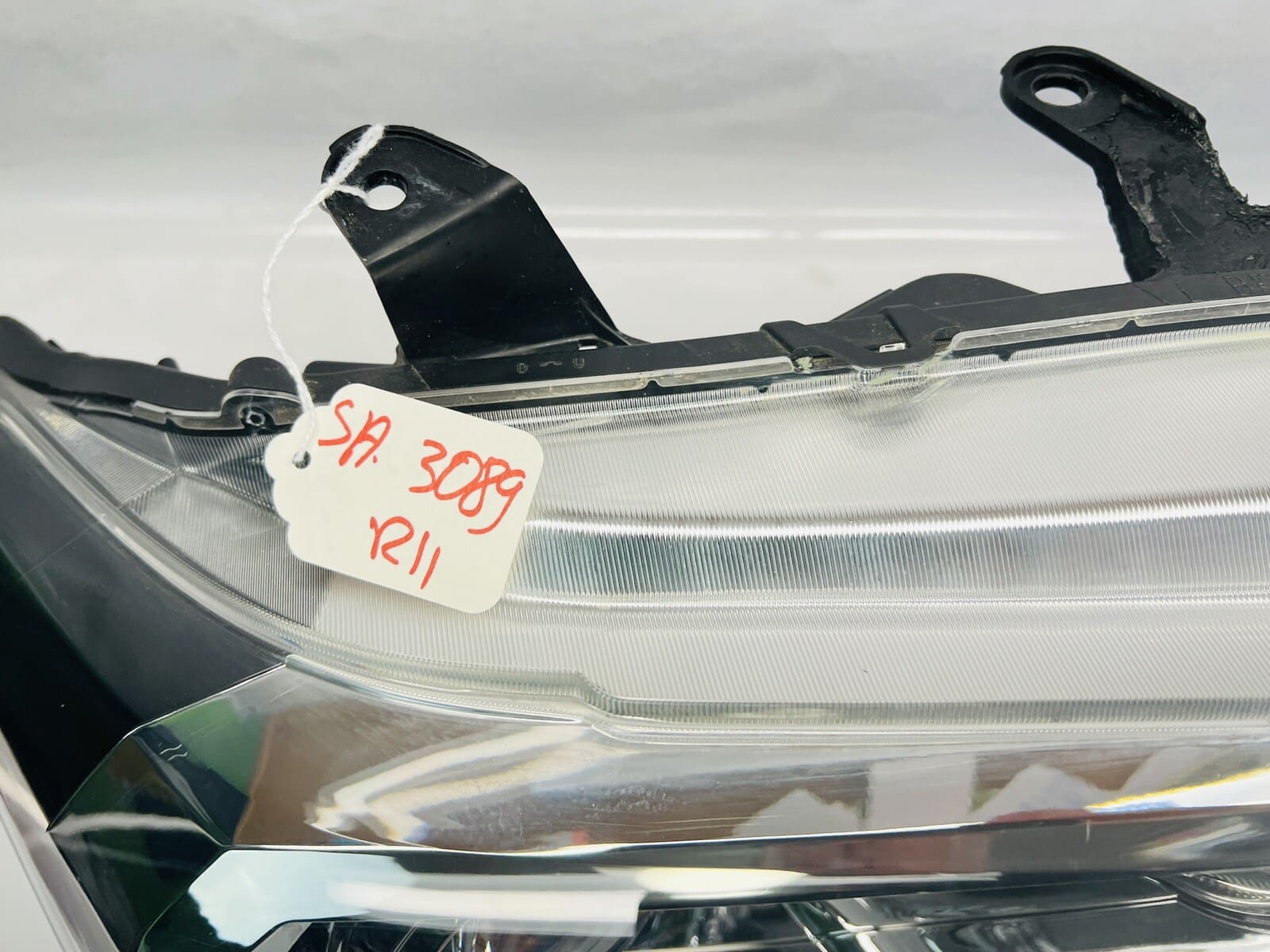 TABS 16 2017 2018 2019 2020 2021 2022 TOYOTA TACOMA HALOGEN RIGHT OEM HEADLIGHT - Image 8