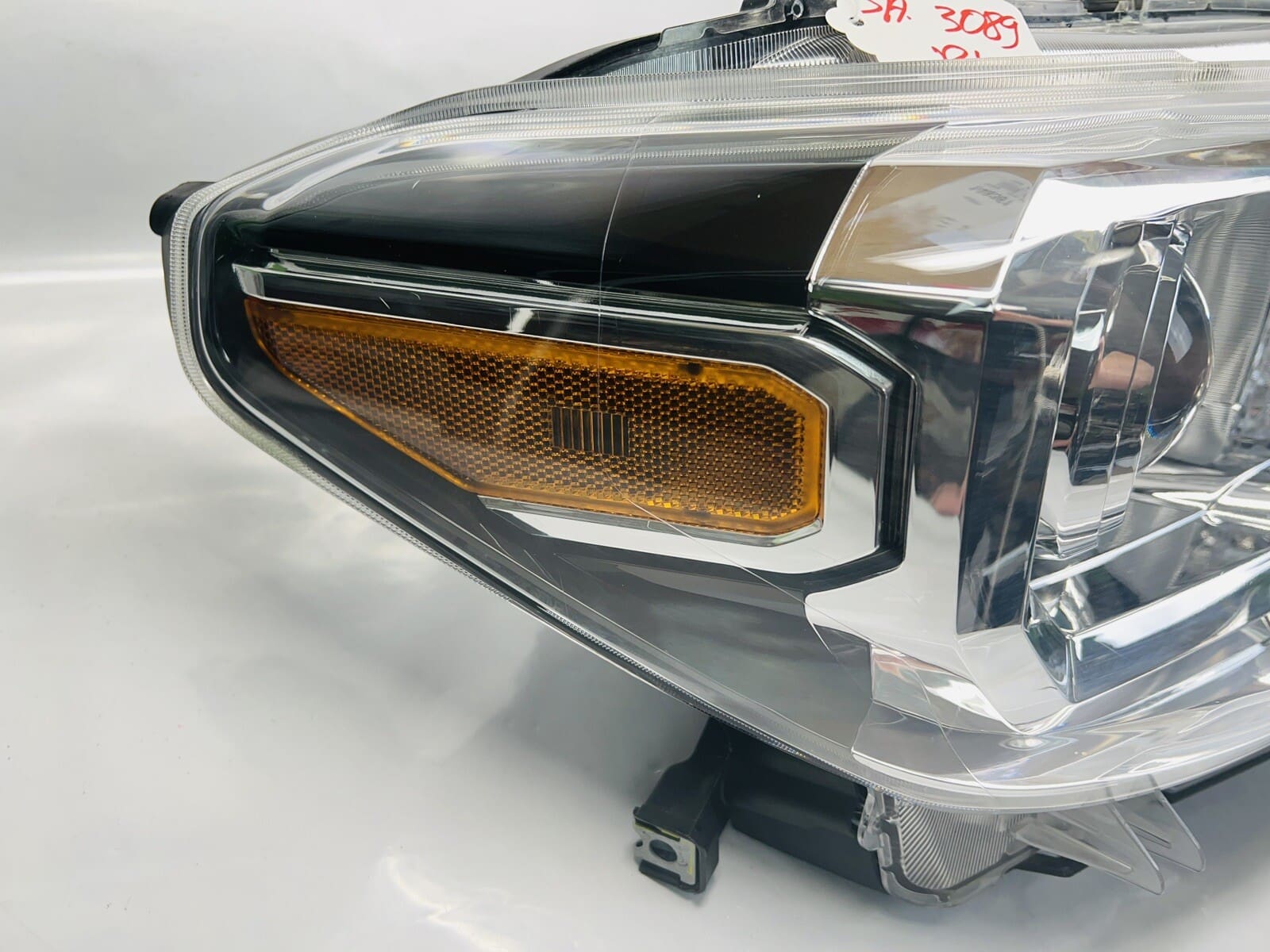 TABS 16 2017 2018 2019 2020 2021 2022 TOYOTA TACOMA HALOGEN RIGHT OEM HEADLIGHT - Image 10