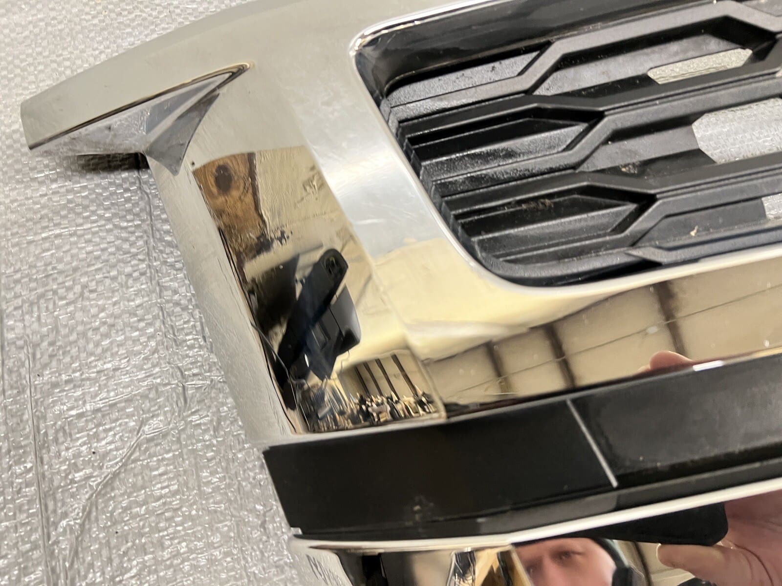 2015 2016 2017 2018 2019 2020 CHEVY TAHOE SUBURBAN OEM GRILLE CHROME 23440914 - Image 18