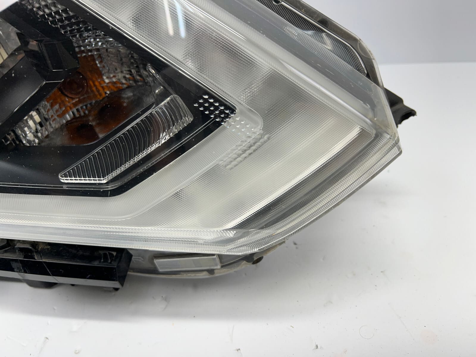 2017 2018 2019 2020 nissan rogue halogen led front right oem headlight - Image 3
