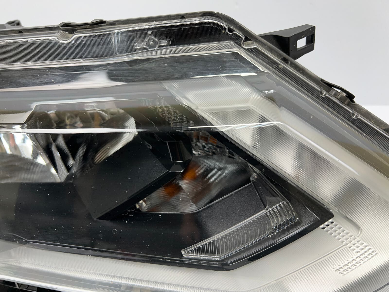 2017 2018 2019 2020 nissan rogue halogen led front right oem headlight - Image 5