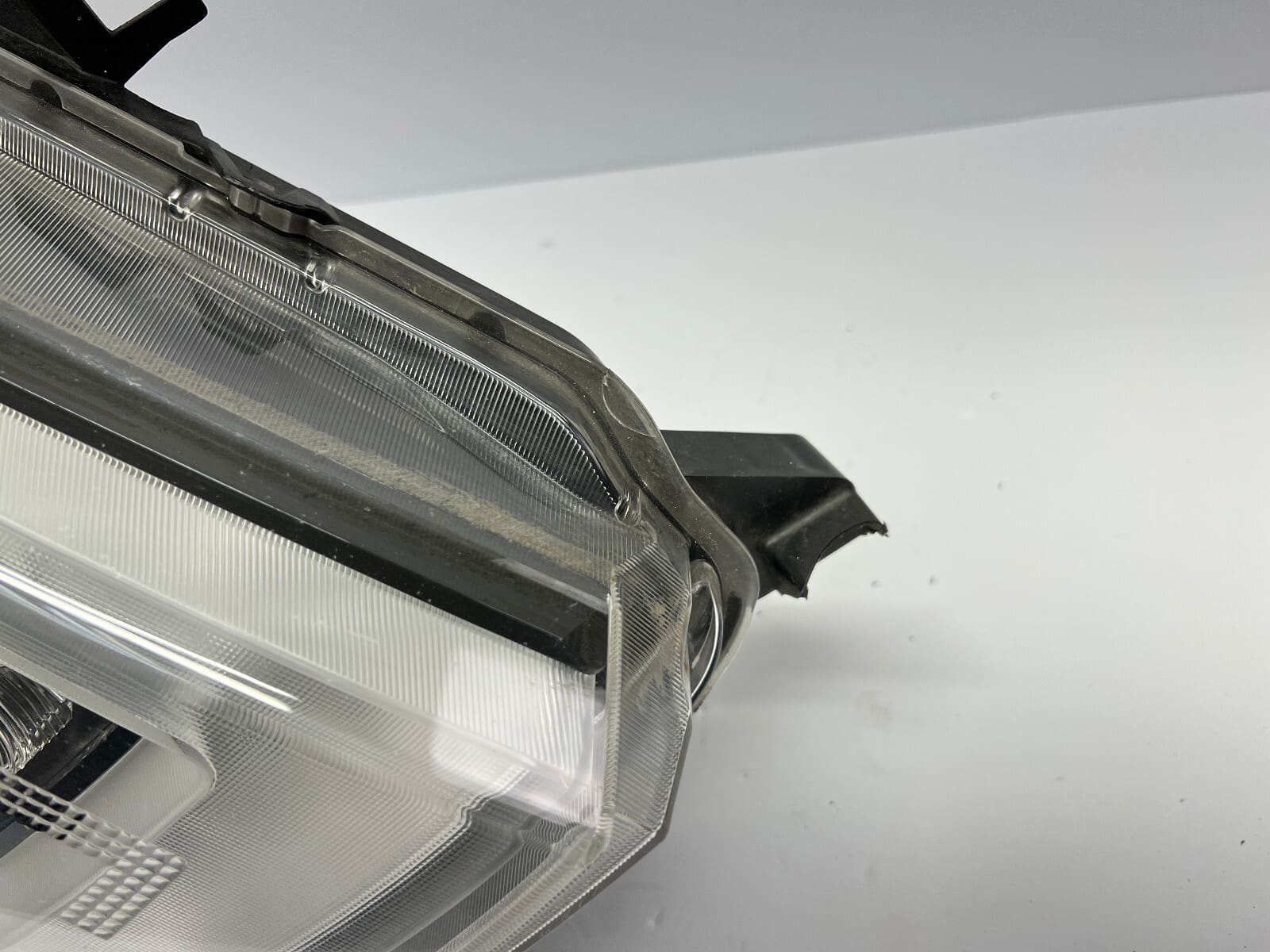 2017 2018 2019 2020 nissan rogue halogen led front right oem headlight - Image 13