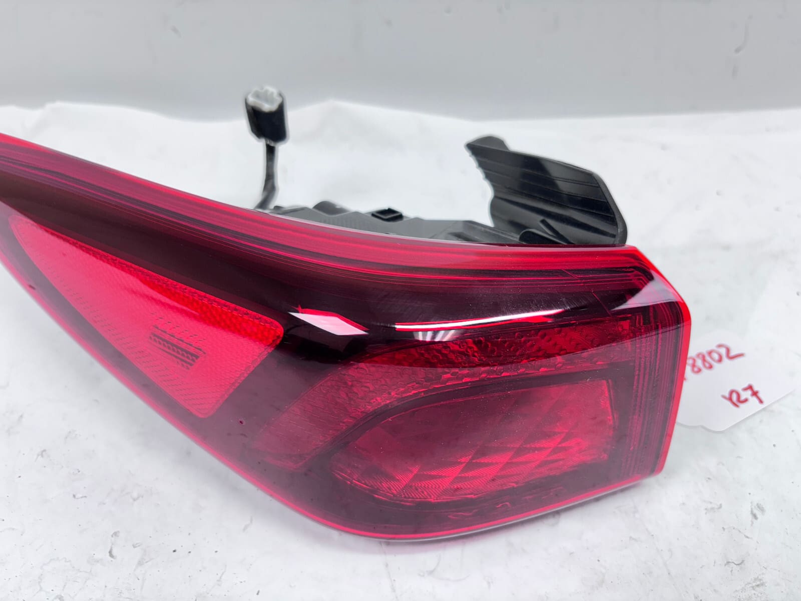 92401J9510 2022 2023 HYUNDAI KONA HALOGEN REAR LEFT OEM TAIL LIGHT - Image 6