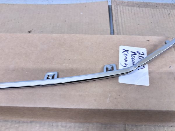 OEM 2016 2017 Honda Accord Front grille lower trim molding chrome 71124-T2F-A51 - Image 3