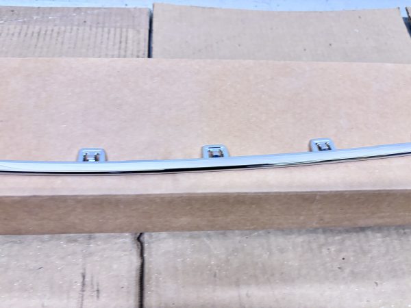OEM 2016 2017 Honda Accord Front grille lower trim molding chrome 71124-T2F-A51 - Image 5