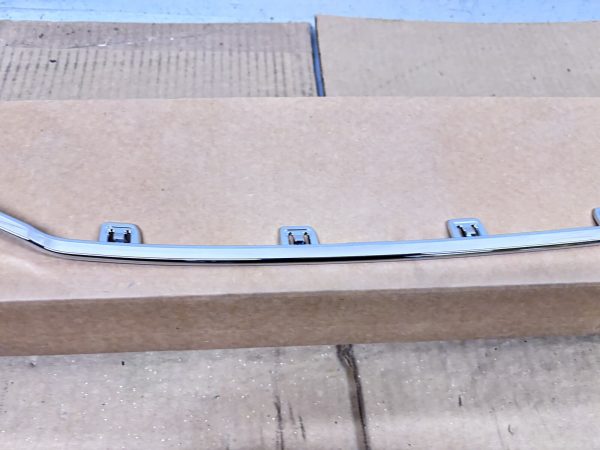 OEM 2016 2017 Honda Accord Front grille lower trim molding chrome 71124-T2F-A51 - Image 6