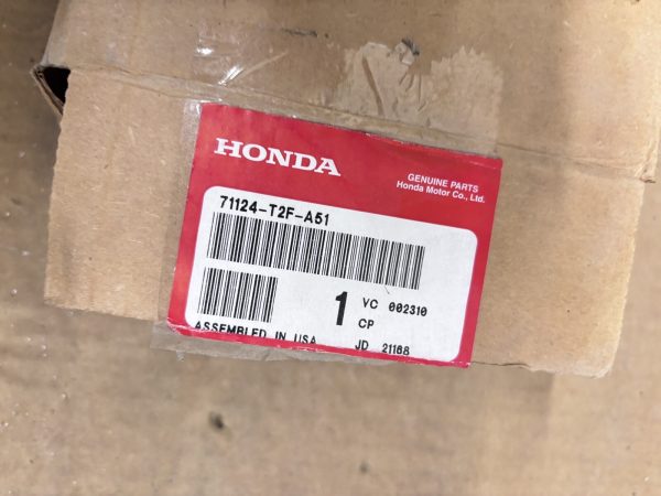 OEM 2016 2017 Honda Accord Front grille lower trim molding chrome 71124-T2F-A51 - Image 12