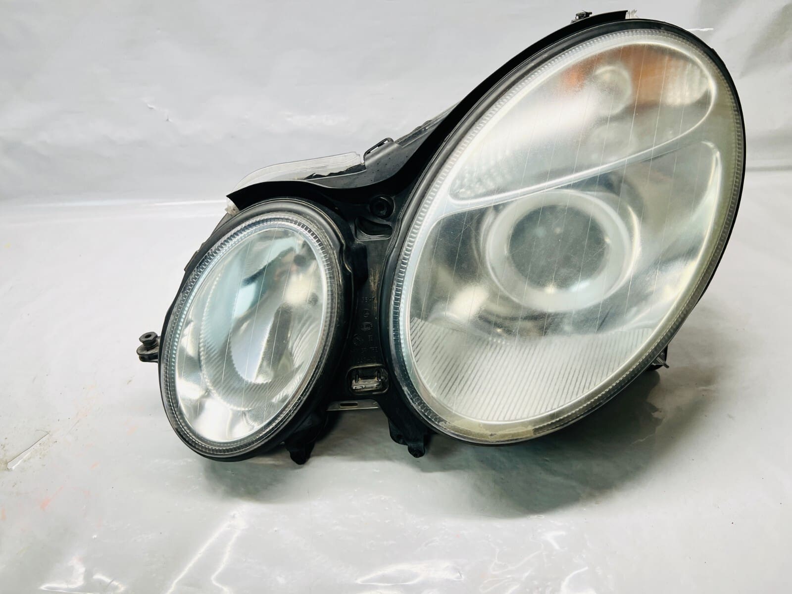2003 2004 2005 2006 MERCEDES BENZ E320 E350 E CLASS FRONT LEFT OEM HEADLIGHT - Image 2