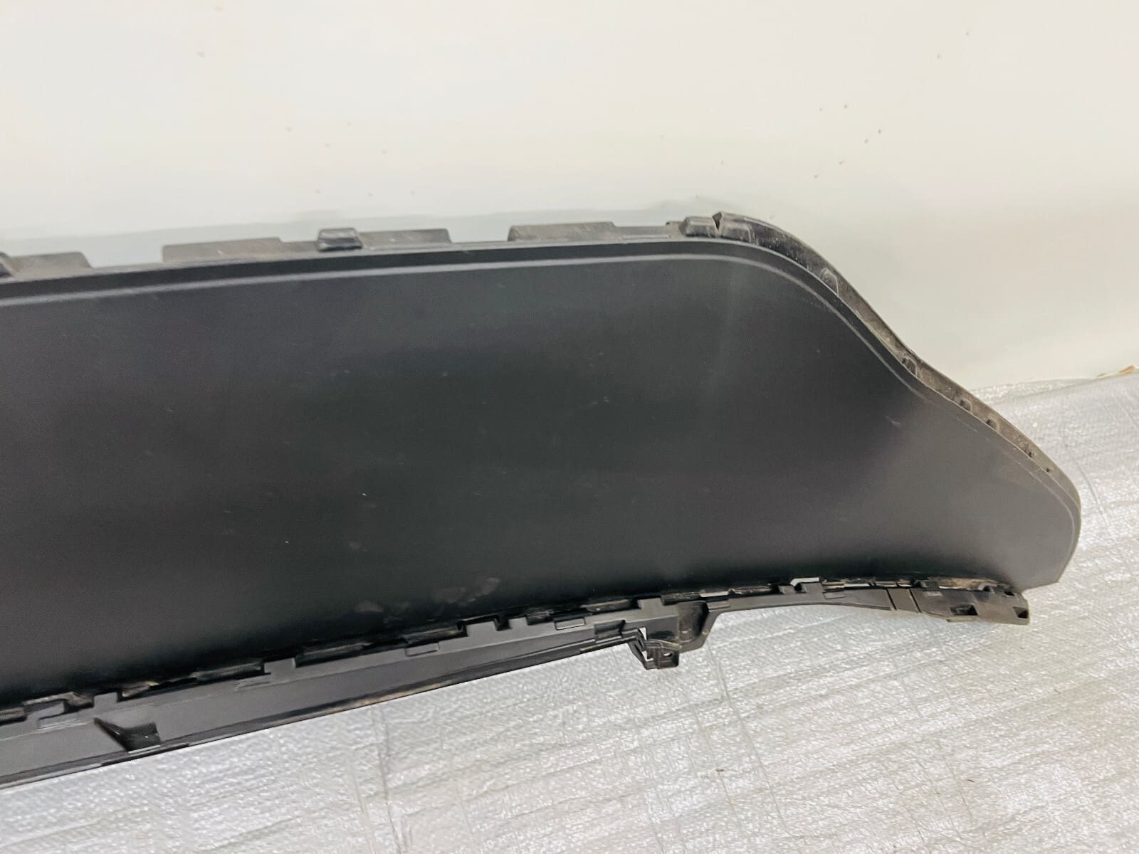 3CN805915A 2021 2022 2023 VW ATLAS R-LINE FRONT LOWER VALANCE AIR DEFLECTOR - Image 4