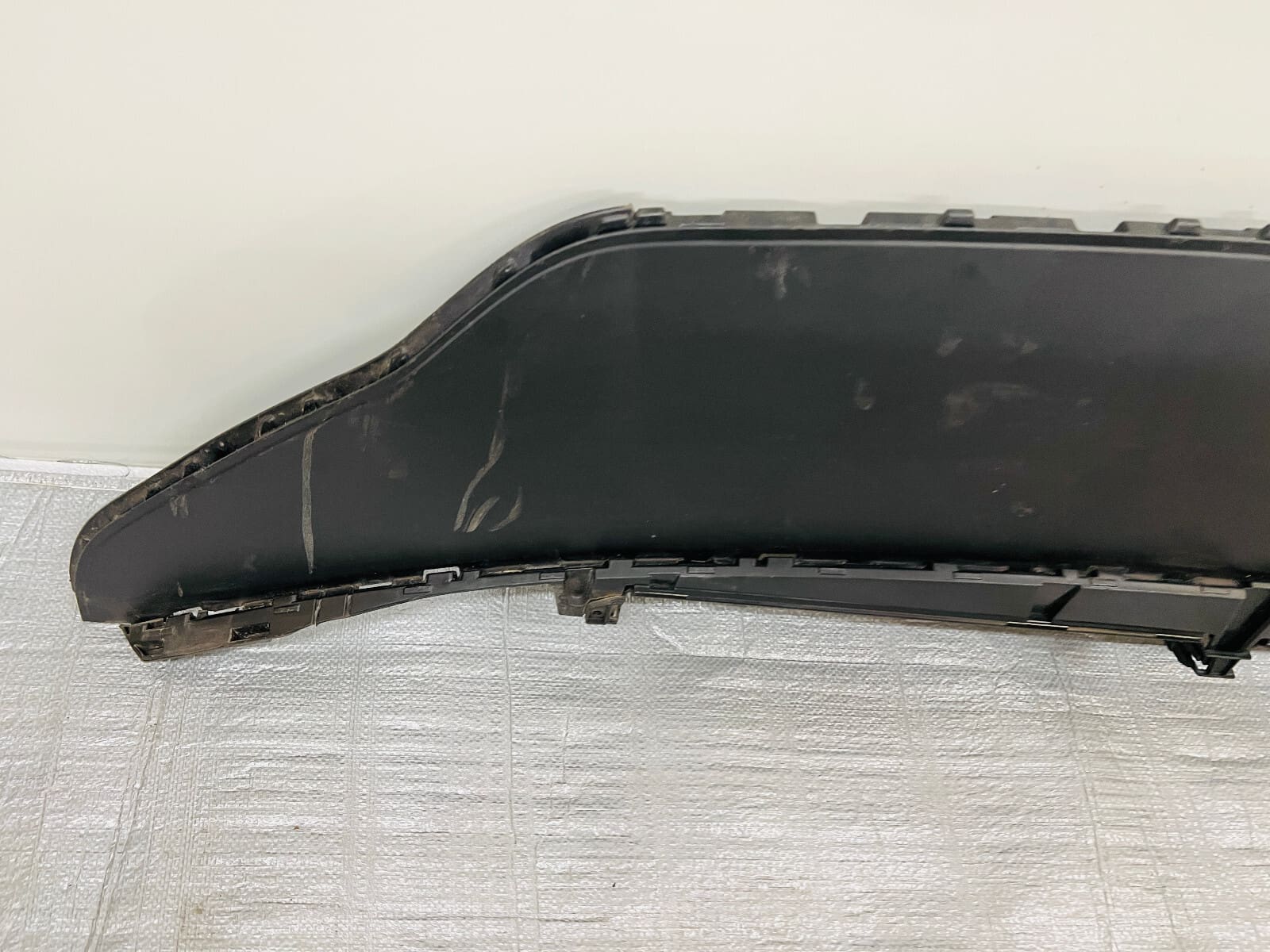 3CN805915A 2021 2022 2023 VW ATLAS R-LINE FRONT LOWER VALANCE AIR DEFLECTOR - Image 6