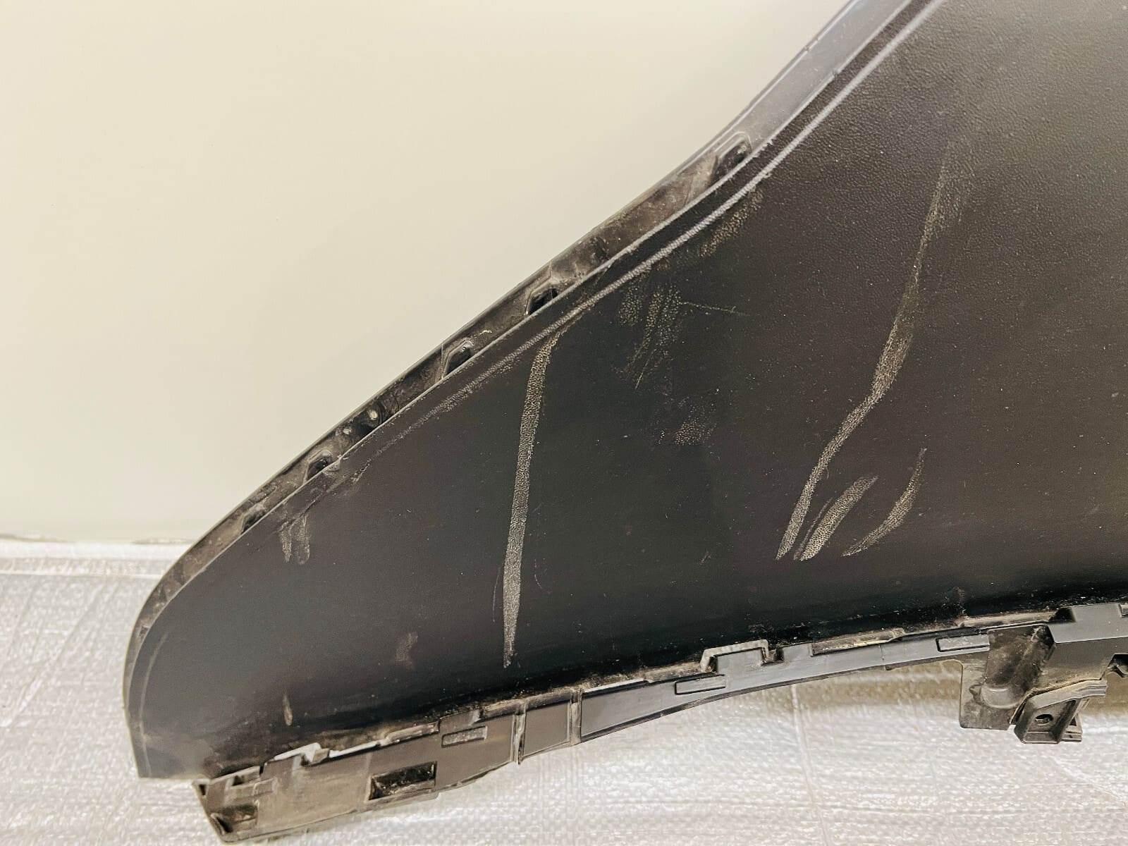 3CN805915A 2021 2022 2023 VW ATLAS R-LINE FRONT LOWER VALANCE AIR DEFLECTOR - Image 7