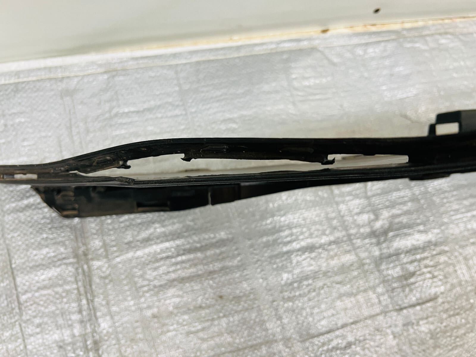 3CN805915A 2021 2022 2023 VW ATLAS R-LINE FRONT LOWER VALANCE AIR DEFLECTOR - Image 9