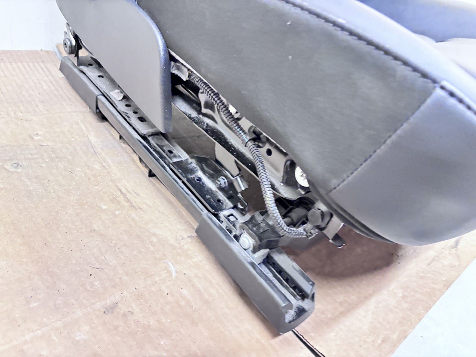 OEM 1456942-00-C 2017-2020 2021 2022 2023 Tesla Model 3 Front Left Driver Seat - Image 13