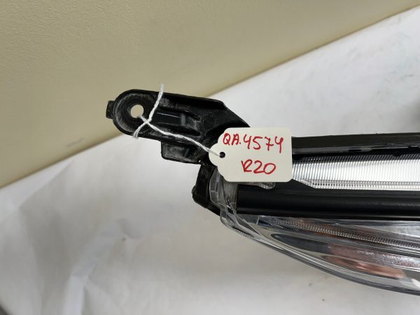 ALL TABS  2017 2018 2019  TOYOTA HIGHLANDER HALOGEN FRONT RIGHT OEM HEADLIGHT - Image 12
