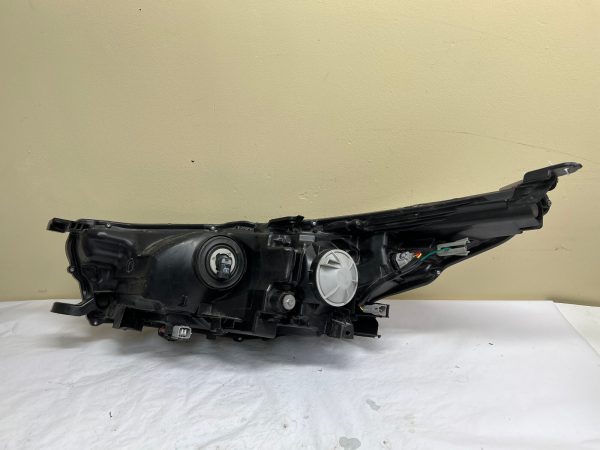 ALL TABS  2017 2018 2019  TOYOTA HIGHLANDER HALOGEN FRONT RIGHT OEM HEADLIGHT - Image 17