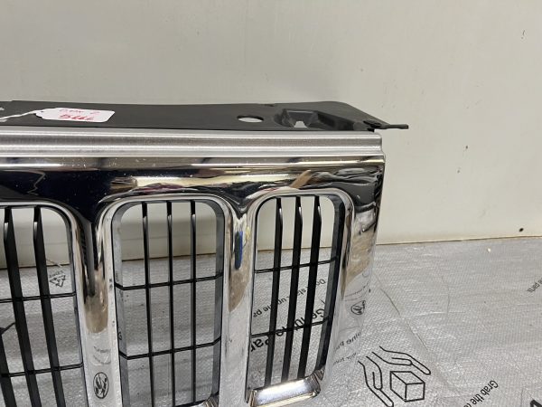 2006 2007 2008 2009 2010 JEEP COMMANDER CHROME OEM GRILLE - Image 3