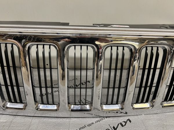 2006 2007 2008 2009 2010 JEEP COMMANDER CHROME OEM GRILLE - Image 6