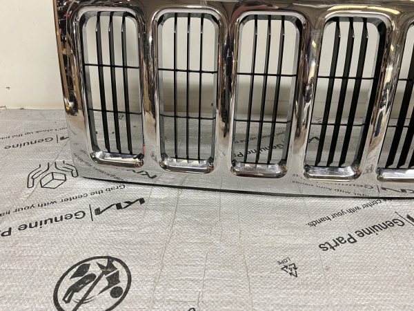 2006 2007 2008 2009 2010 JEEP COMMANDER CHROME OEM GRILLE - Image 7
