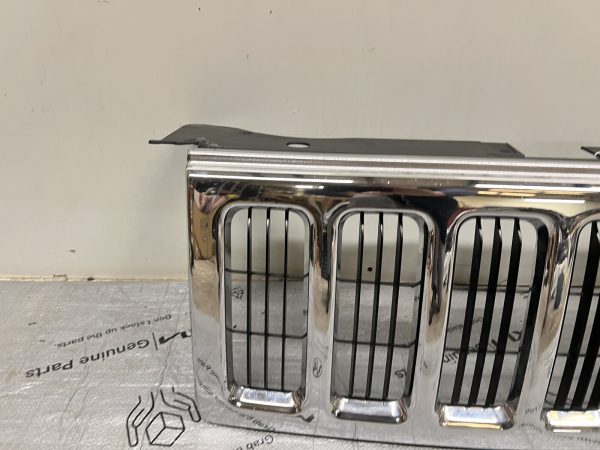 2006 2007 2008 2009 2010 JEEP COMMANDER CHROME OEM GRILLE - Image 8