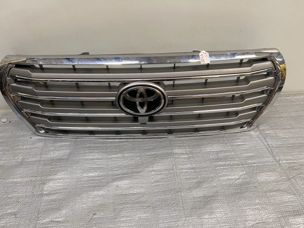 2011 2012 2013 2014 TOYOTA LAND CRUISER FRONT OEM GRILLE GENUINE DAMAGED