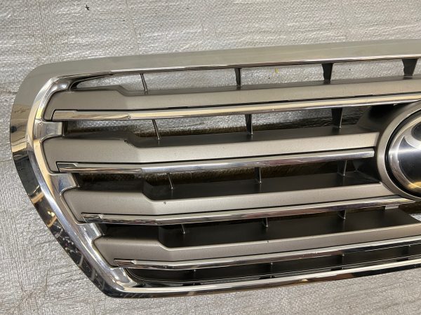 2011 2012 2013 2014 TOYOTA LAND CRUISER FRONT OEM GRILLE GENUINE DAMAGED - Image 8