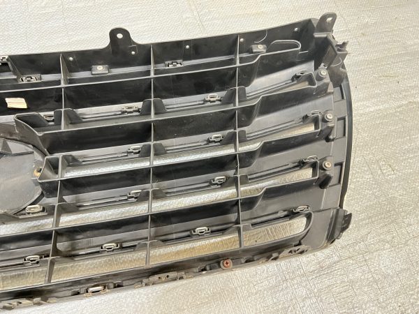 2011 2012 2013 2014 TOYOTA LAND CRUISER FRONT OEM GRILLE GENUINE DAMAGED - Image 10