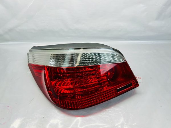 2004 2005 2006 2007 BMW 5 SERIES 525 530 545 550 M5 REAR LEFT OEM TAIL LIGHT
