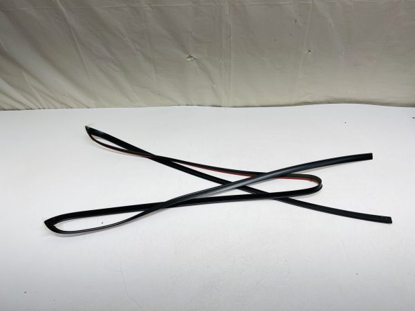 2010 2011 2012 2013 2014 SUBARU LEGACY OUTBACK BACK GLASS REVEAL MOLDING
