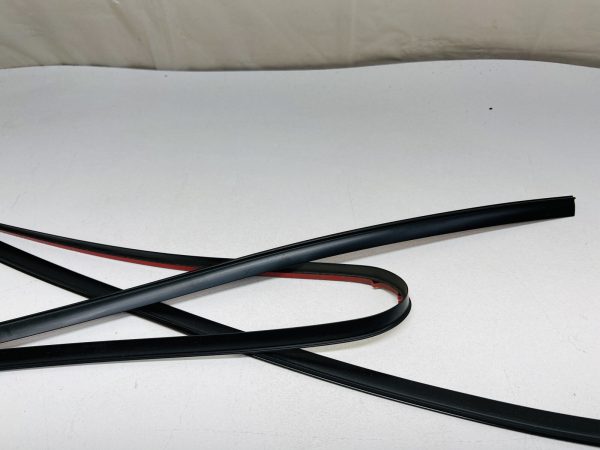 2010 2011 2012 2013 2014 SUBARU LEGACY OUTBACK BACK GLASS REVEAL MOLDING - Image 3