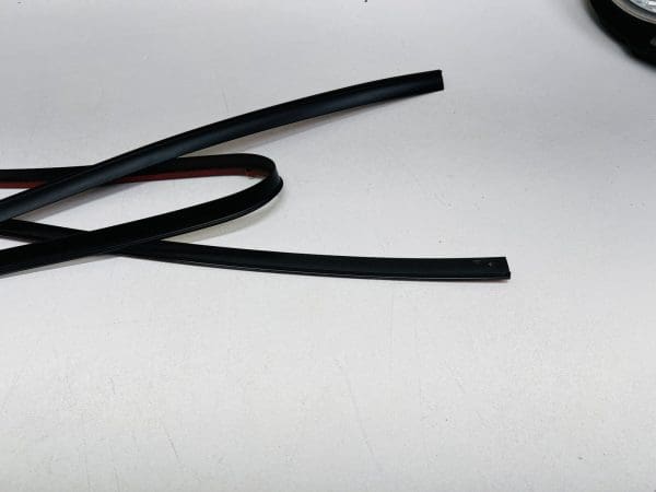 2010 2011 2012 2013 2014 SUBARU LEGACY OUTBACK BACK GLASS REVEAL MOLDING - Image 4