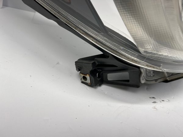 all tabs 2017 2018 subaru forest halogen with led front right oem headlight - Image 11