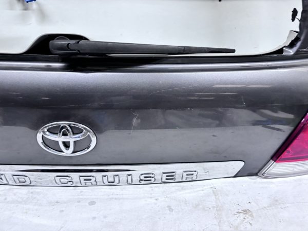 OEM. 2013 2014 2015 Toyota Land Cruiser Rear Lift Gate Trunk Tail Gate - Image 3