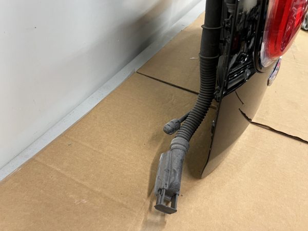 2016 2017 2018 2019 MINI COOPER CLUBMAN REAR LEFT LIFT GATE TRUNK DOOR GENUINE - Image 10