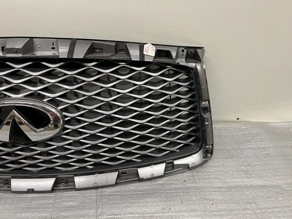 62310-6GW0A 2018 2019 2020 2021 INFINITI QX80 FRONT OEM GRILLE CAMERA NO TRIM - Image 2