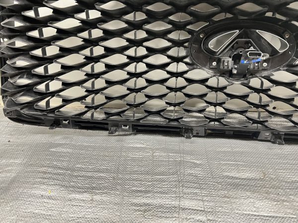 62310-6GW0A 2018 2019 2020 2021 INFINITI QX80 FRONT OEM GRILLE CAMERA NO TRIM - Image 16