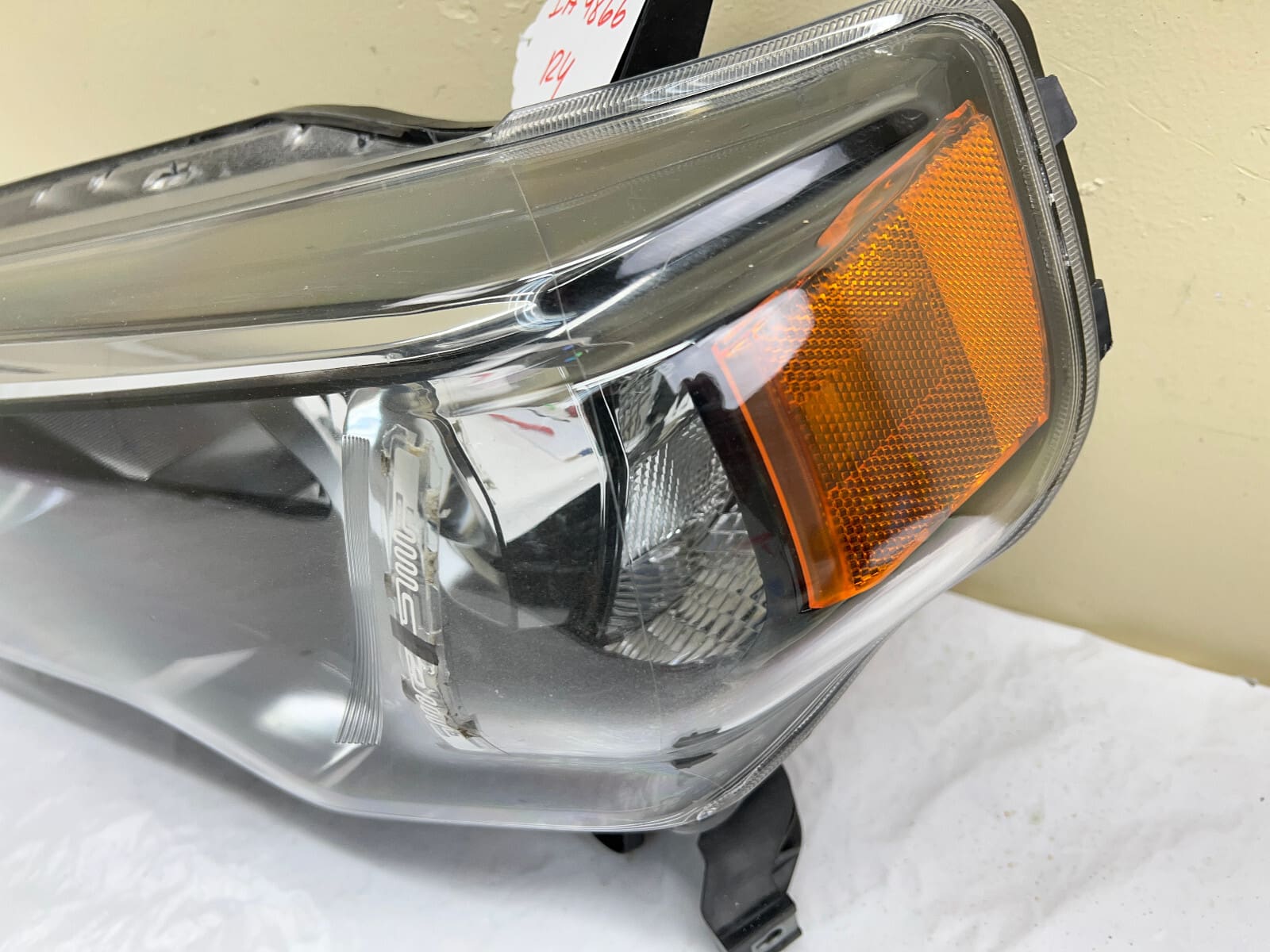 2014 2015 2016 2017 2018 2018 2020 TOYOTA 4RUNNER HALOGEN LEFT OEM HEADLIGHT - Image 7