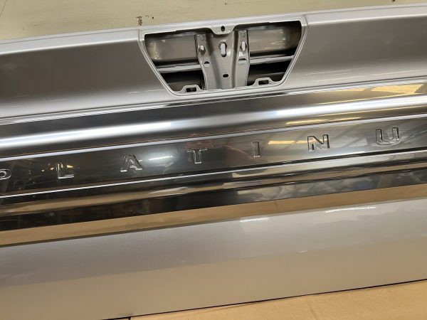 NICE 2018 2019 2020 FORD F150 PLATINUM REAR OEM TAILGATE GENUINE FOR STEP - Image 6