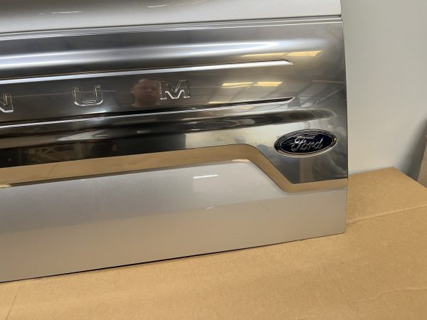 NICE 2018 2019 2020 FORD F150 PLATINUM REAR OEM TAILGATE GENUINE FOR STEP - Image 7